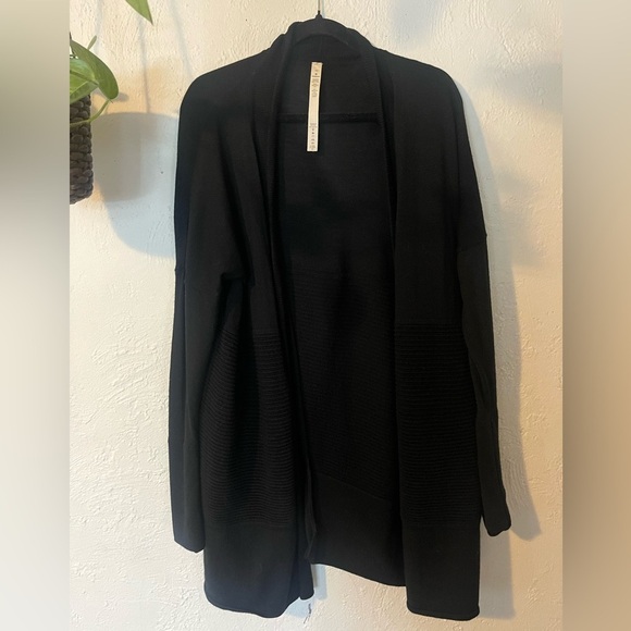 LULULEMON BLACK LONG CARDIGAN WITH POCKETS/MERINO WOOL - Picture 1 of 6